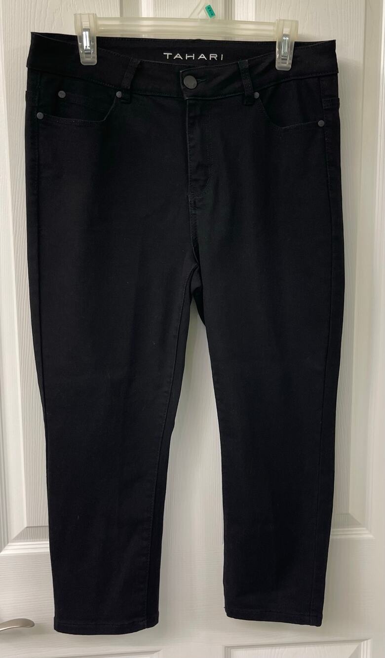 Tahari 14W black denim NWOT has stretch